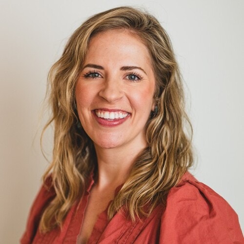 Carly Anderson headshot