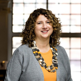 Headshot of Laurie Zierer.