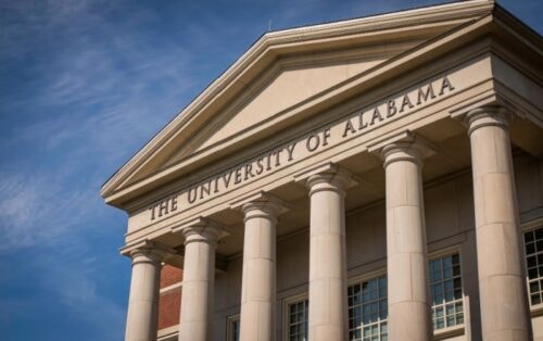 building with pillars at the University of Alabama