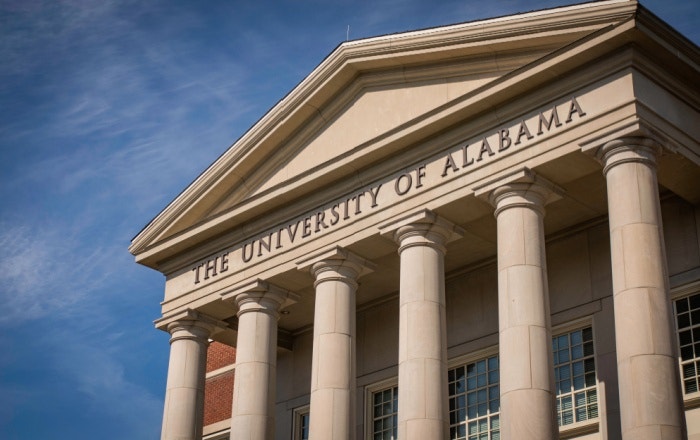 building with pillars at the University of Alabama