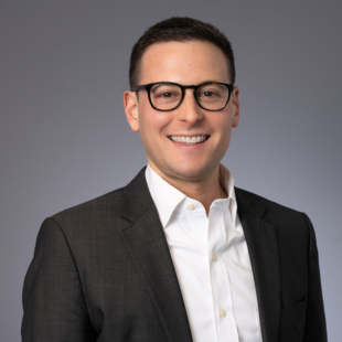 Headshot of Alex Hertel-Fernandez.