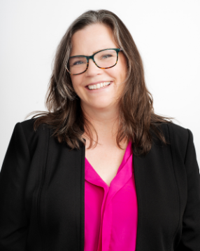 Headshot of Lisa Dillman